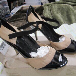 NINE WEST Black and Beige Pumps, sz 10